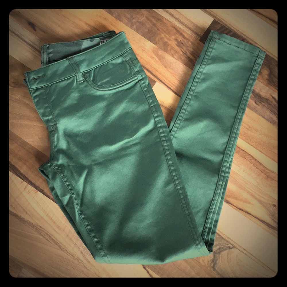 🚫Donated🚫 Reversible Skinny Jeans 👖